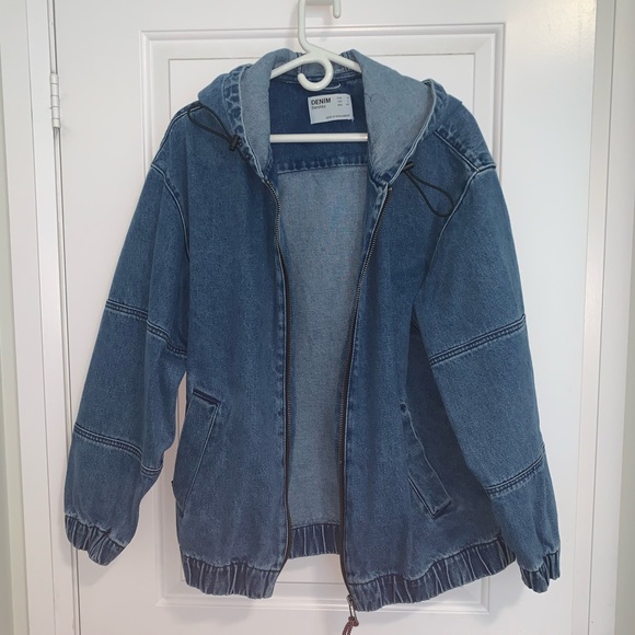 Oversized Denim Jacket w Hood - Picture 2 of 7
